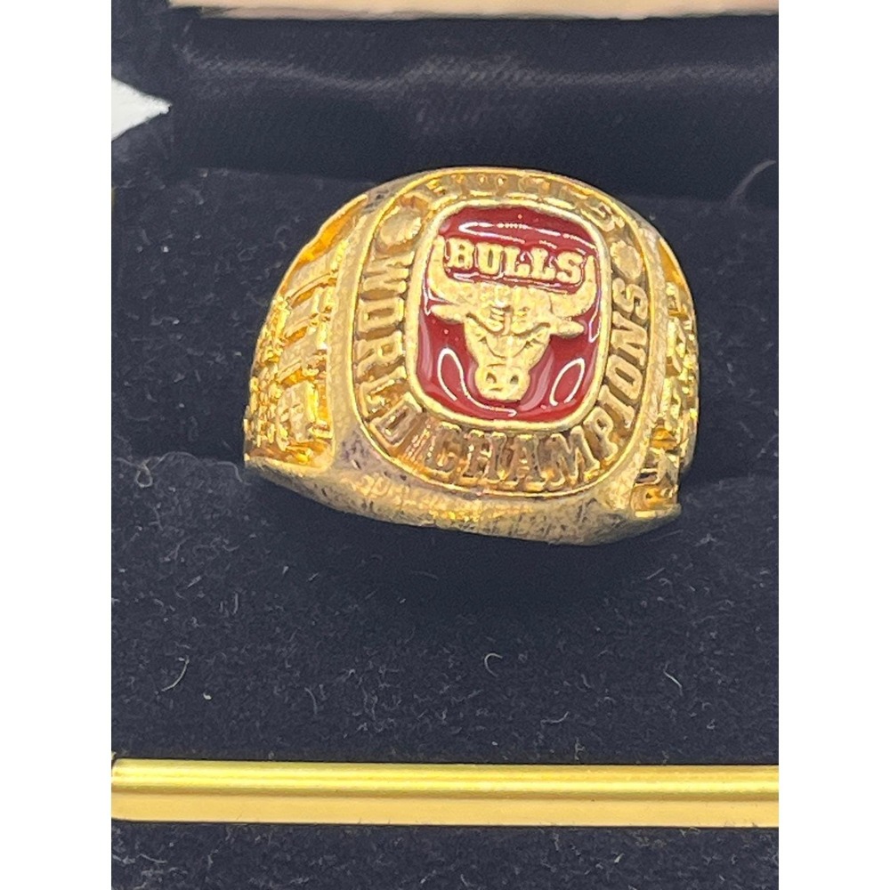 Chicago‎ Bulls 1991 World Champions NBA Miller Lite Beer Season Record Ring